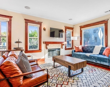 4253 Fountain Avenue - Photo Thumbnail 9