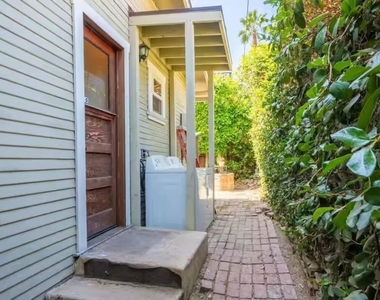 4253 Fountain Avenue - Photo Thumbnail 49