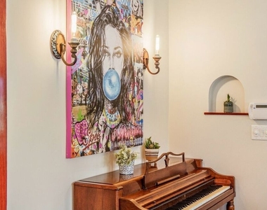 4253 Fountain Avenue - Photo Thumbnail 3