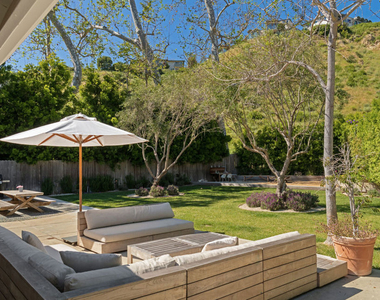 6202 Frondosa Drive - Photo Thumbnail 11
