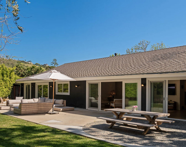 6202 Frondosa Drive - Photo Thumbnail 9
