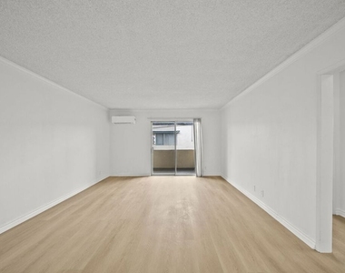 8371 Northgate Avenue - Photo Thumbnail 6