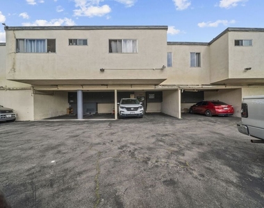 8371 Northgate Avenue - Photo Thumbnail 20