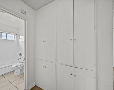 8371 Northgate Avenue - Photo Thumbnail 10