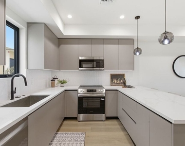 3842 Don Tomaso Drive - Photo Thumbnail 9