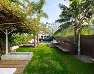 936 Palisades Beach Road - Photo Thumbnail 25