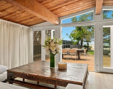 936 Palisades Beach Road - Photo Thumbnail 9