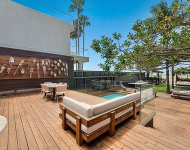 936 Palisades Beach Road - Photo Thumbnail 43