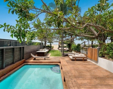 936 Palisades Beach Road - Photo Thumbnail 4
