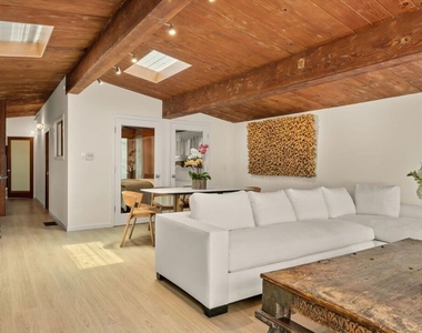 936 Palisades Beach Road - Photo Thumbnail 7