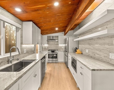 936 Palisades Beach Road - Photo Thumbnail 11