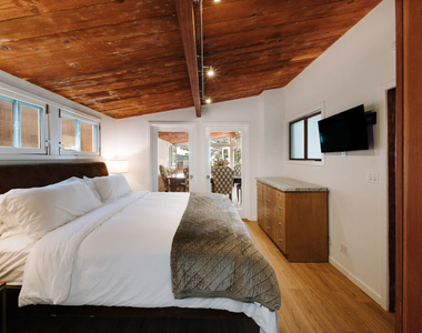 936 Palisades Beach Road - Photo Thumbnail 8