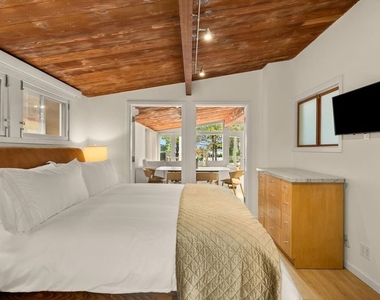936 Palisades Beach Road - Photo Thumbnail 16
