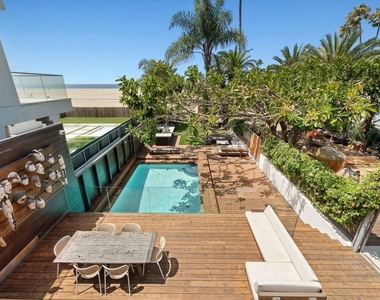 936 Palisades Beach Road - Photo Thumbnail 37