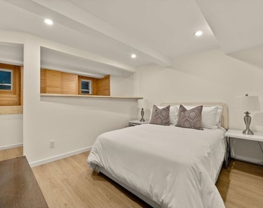 936 Palisades Beach Road - Photo Thumbnail 26