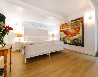 936 Palisades Beach Road - Photo Thumbnail 10
