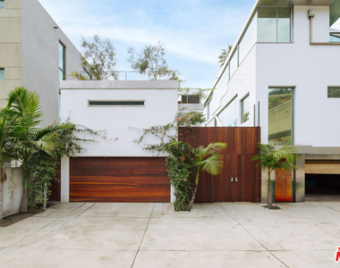 936 Palisades Beach Road - Photo Thumbnail 30