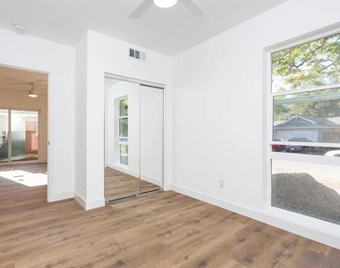 5721 Campanile Way - Photo Thumbnail 7
