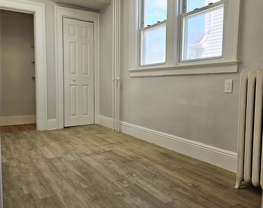 56 4th Avenue - Photo Thumbnail 8