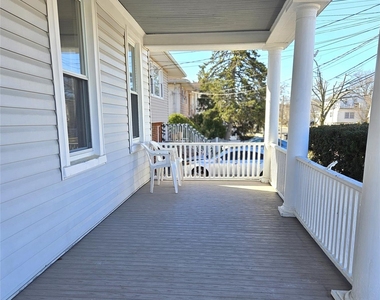 56 4th Avenue - Photo Thumbnail 2