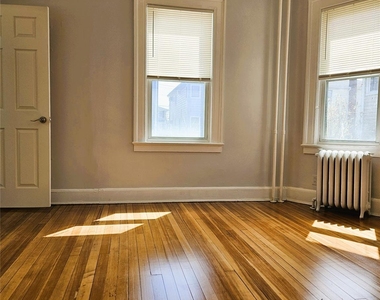 56 4th Avenue - Photo Thumbnail 10
