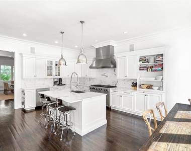 14 W Hills Court - Photo Thumbnail 6