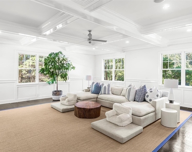 14 W Hills Court - Photo Thumbnail 7