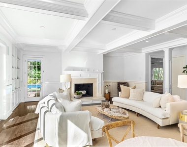 14 W Hills Court - Photo Thumbnail 5