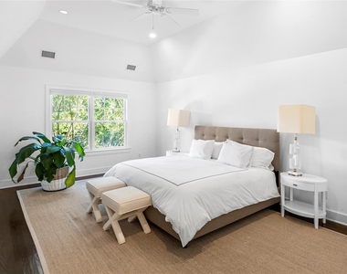 14 W Hills Court - Photo Thumbnail 11
