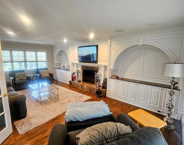10 Foxwood Lane - Photo Thumbnail 4