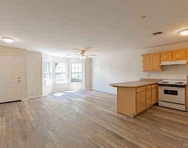 101 Flurry Lane - Photo Thumbnail 4