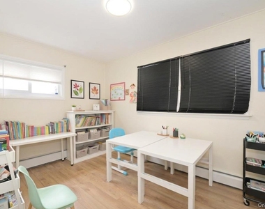 43 Flagstone Lane - Photo Thumbnail 11
