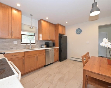 43 Flagstone Lane - Photo Thumbnail 8
