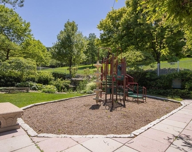 1321 Round Pointe Drive - Photo Thumbnail 35