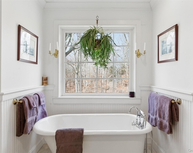 110 Greenleaf Lane - Photo Thumbnail 20