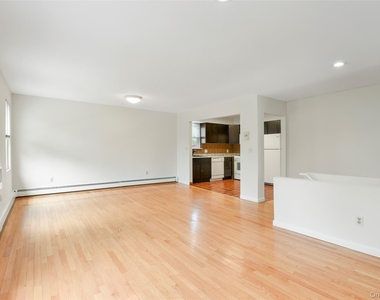 545 Stanley Avenue - Photo Thumbnail 3