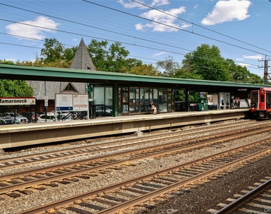 545 Stanley Avenue - Photo Thumbnail 16