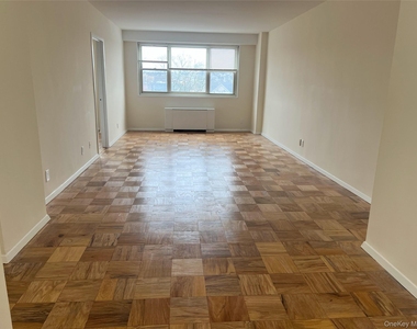 30 Lake Street - Photo Thumbnail 10