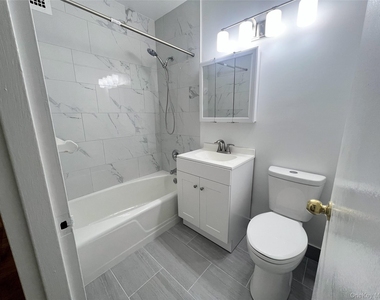 30 Lake Street - Photo Thumbnail 14