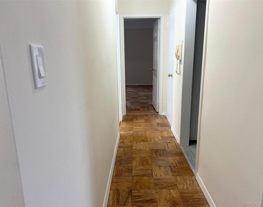 30 Lake Street - Photo Thumbnail 13