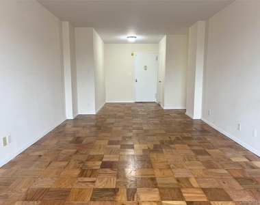 30 Lake Street - Photo Thumbnail 4