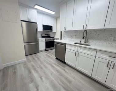 30 Lake Street - Photo Thumbnail 6