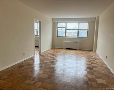 30 Lake Street - Photo Thumbnail 12