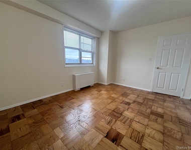 30 Lake Street - Photo Thumbnail 16