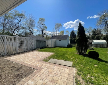 496 North Country Road - Photo Thumbnail 13