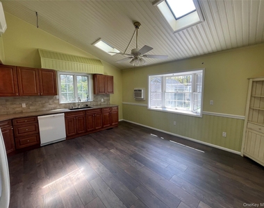 496 North Country Road - Photo Thumbnail 4