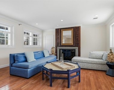 74 Peacock Lane - Photo Thumbnail 2