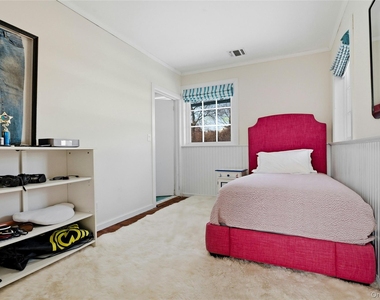 74 Peacock Lane - Photo Thumbnail 13
