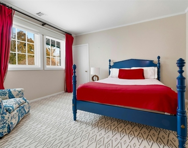 74 Peacock Lane - Photo Thumbnail 12