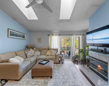 9 Ruby Court - Photo Thumbnail 2